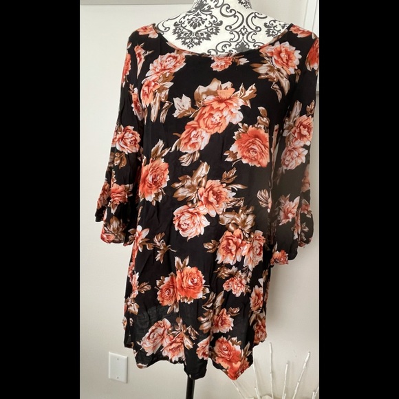 🌈 3/$40 Floral Mini Dress - Picture 2 of 8